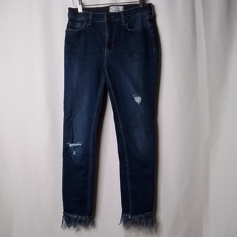 FREE PEOPLE GREAT HEIGHTS DISTRESSED DARK WASH FRAYED SKINNY JEANS SIZE 27